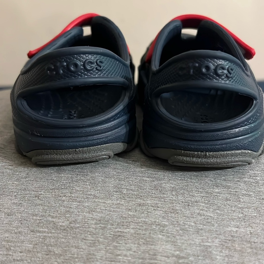 Blue/Red CROCS worn like 3 times, like new, excellent cond

🕺ALL SALES FINAL🕺🏻